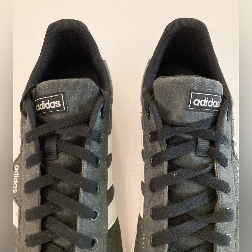 Adidas 🟣 GUC Men's Size 11.5 Daily 3.0 Skateboarding Sneakers - Picture 6 of 9